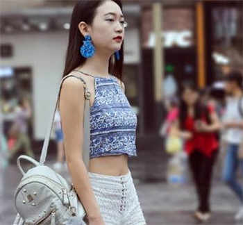 快递员老赵前前后后