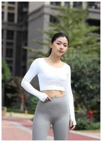 木鱼父母儿女一家换着草