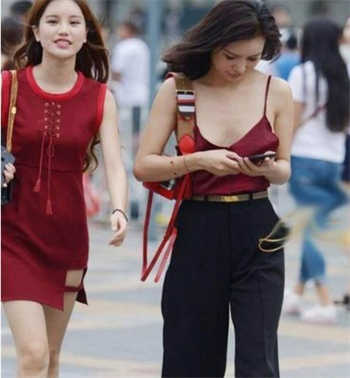 若解多情寻小小