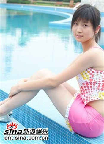 人类变身蛇女的视频