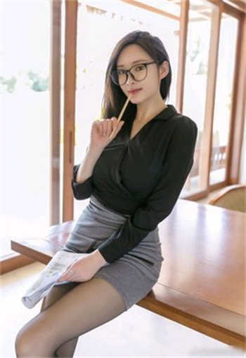 抖音上一个穿旗袍东北