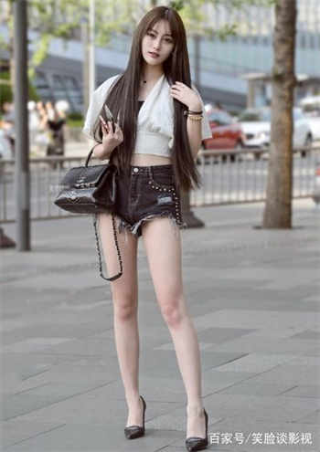 美女直播间八奶衣