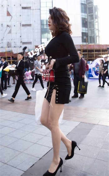 图书室彼女清楚君中字