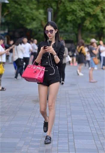 末世之女配的女配