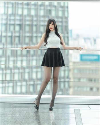 榜一方丈女徒弟万伊